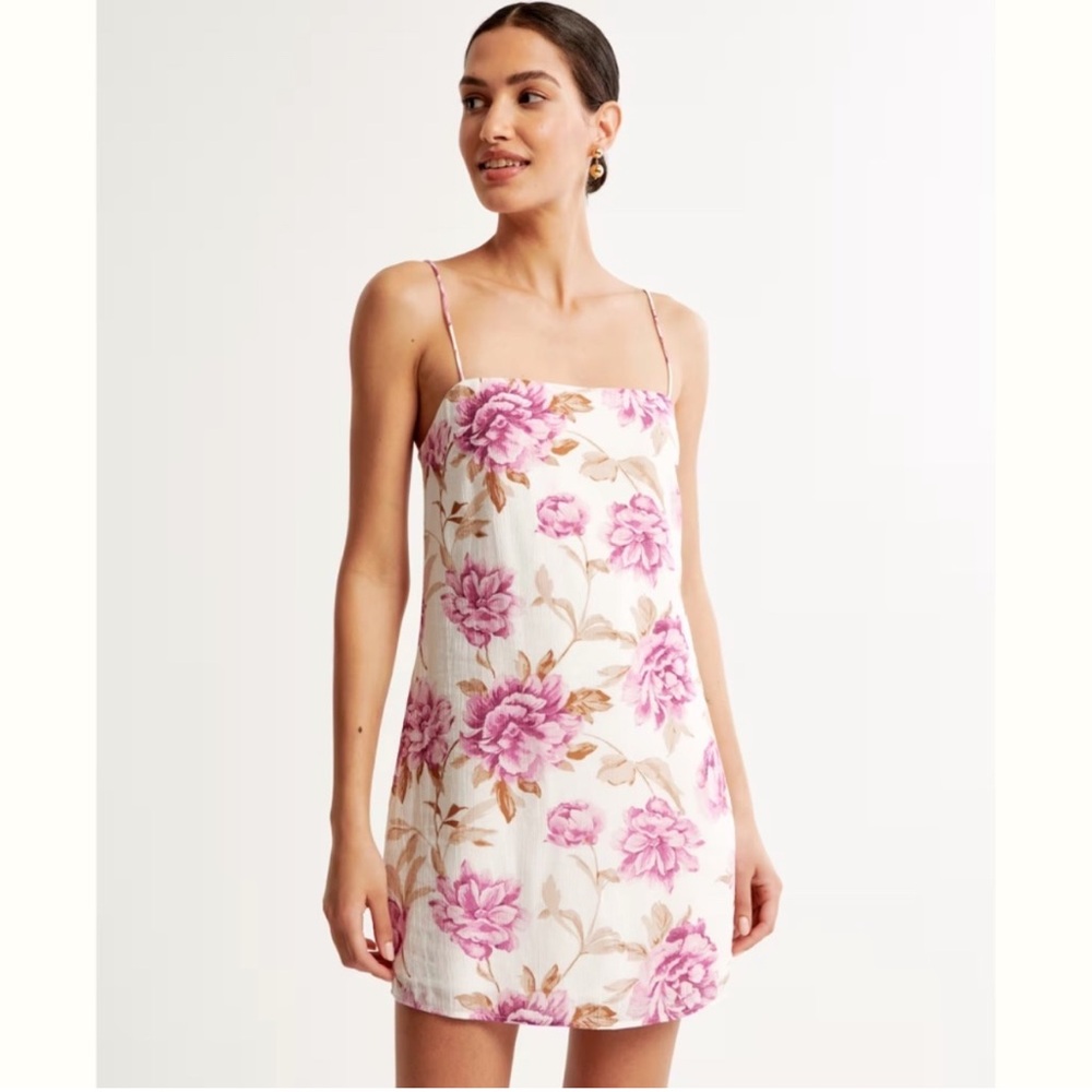 NWT Abercrombie Purple Floral
Crinkle Textured Mini Dress